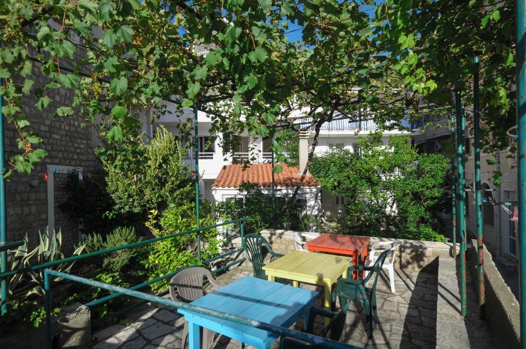 Milos Kaladjurdjevic Apartment